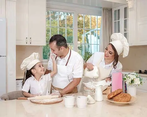 عکاسی لایف استایل کودک و خانواده در باغ | آتلیه عسل پرنیان